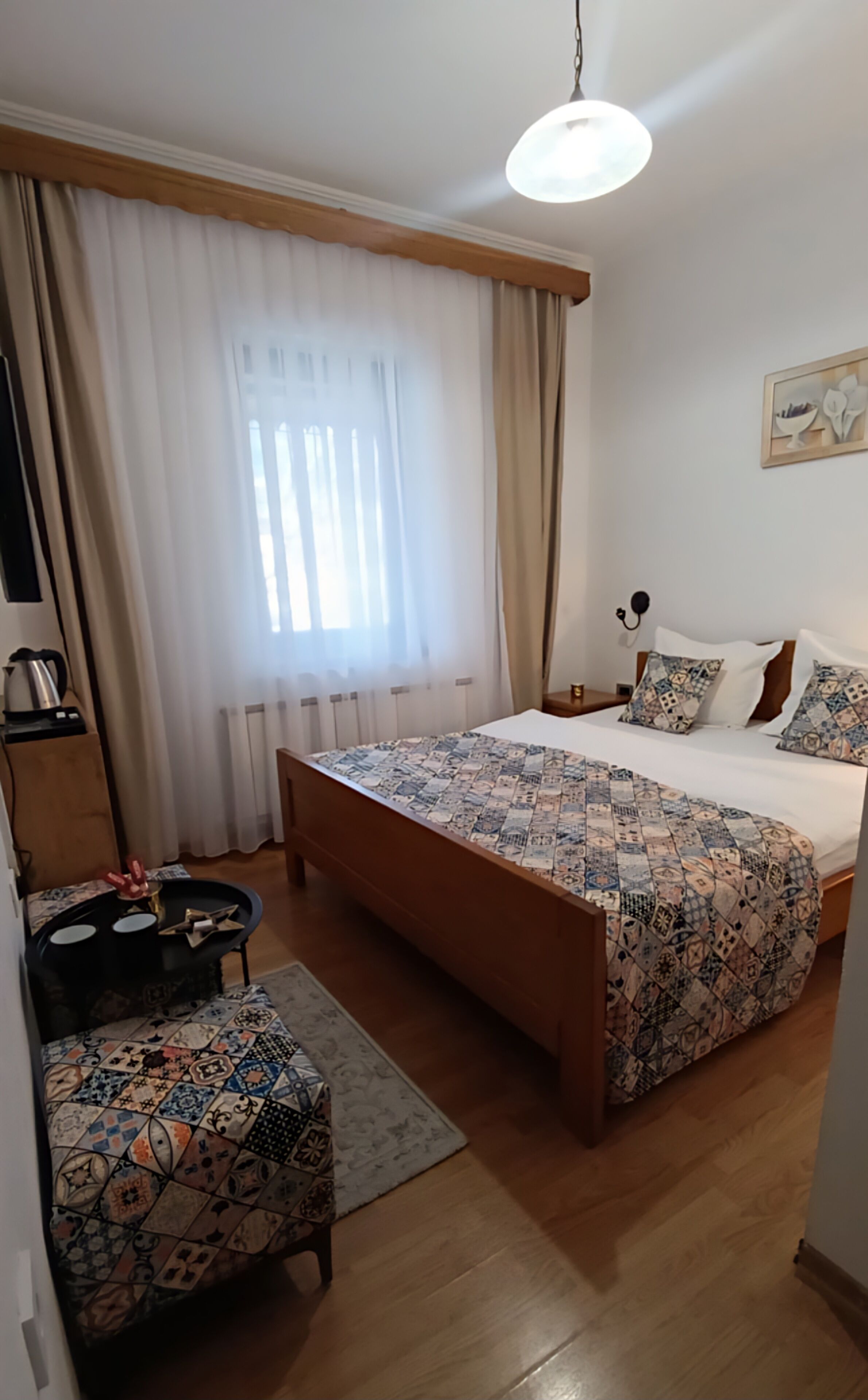 Premium bedding, desk, blackout drapes, soundproofing