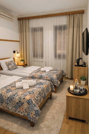 Classic Twin Room, City View | Premium bedding, desk, blackout drapes, soundproofing - Hotel Vijecnica (Sarajevo)