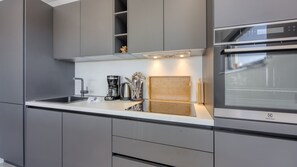 Fridge, oven, dishwasher, coffee/tea maker - Apartment Adria 4 by Villas Guide (Porec)