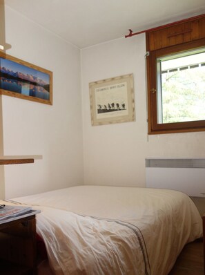 Room - Apartment 'Les Balcons Du Savoy' Mont Blanc View, Balcony and Wi-Fi (Chamonix-Mont-Blanc)