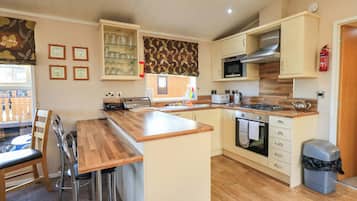 Dishwasher, cookware/dishes/utensils