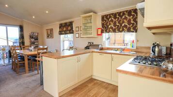 Oppvaskmaskin og kjøkkenutstyr