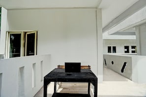 Reception - Hotel O near Ciputra World Surabaya (Surabaya)