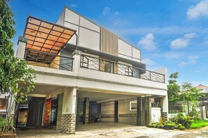 Front of property - Hotel O near Ciputra World Surabaya (Surabaya)