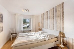 Bügeleisen/Bügelbrett, WLAN, Bettwäsche