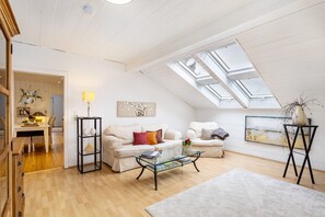 TV - Apartment Weitblick, 106 sqm, 3 bedrooms, max. 5 guests (Balve)