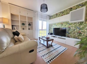 TV - Family apartment 115m² 2Br/2BA Telheiras Metr3 (Lisboa ciudad)