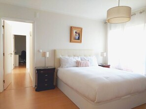 3 bedrooms, free WiFi, bed sheets - Family apartment 115m² 2Br/2BA Telheiras Metr3 (Lisboa ciudad)
