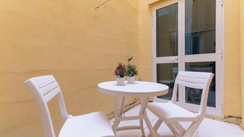 公寓, 2 間臥室, 非吸煙房, 廚房 | 露台/庭院