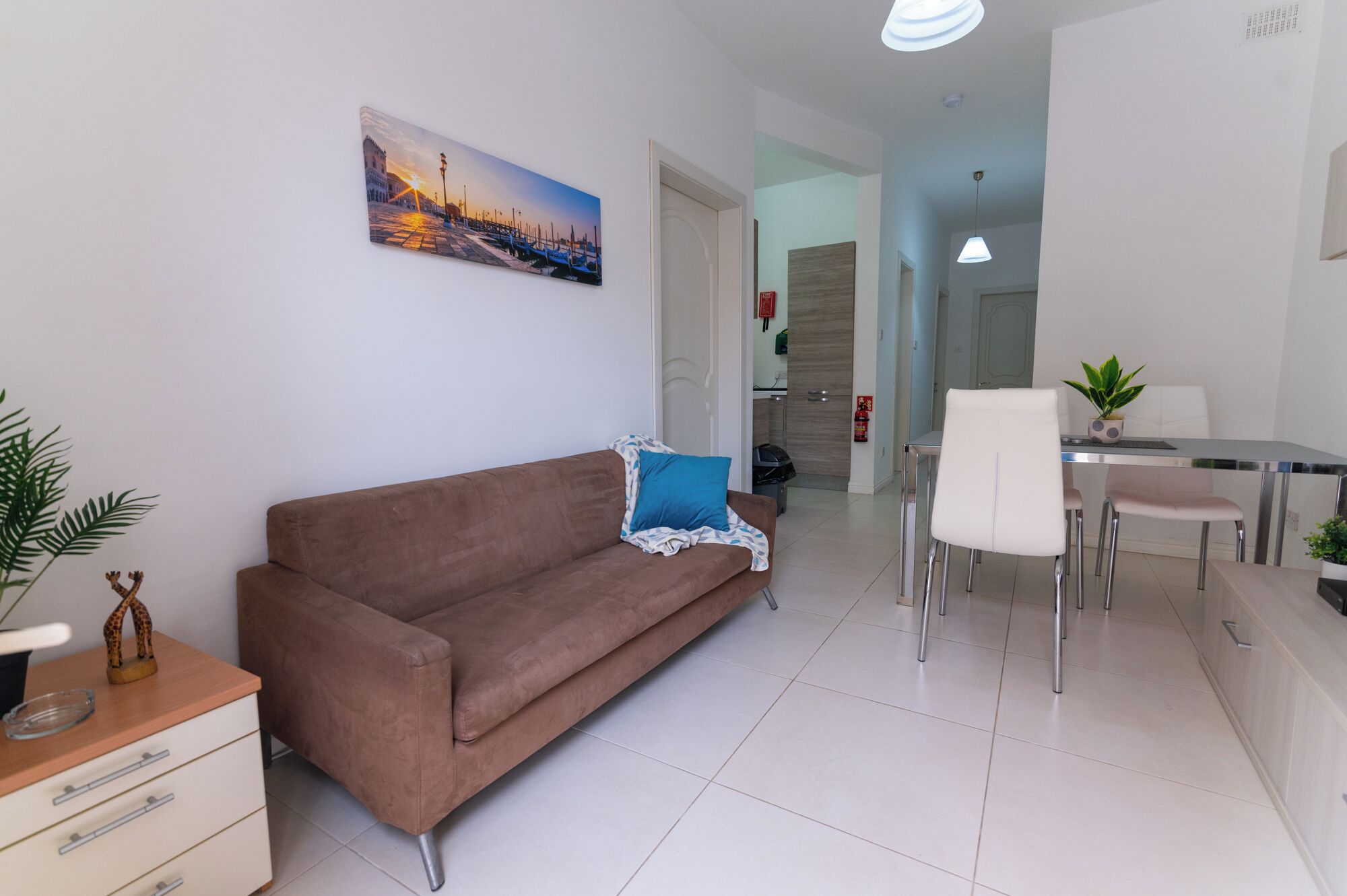 Apartment, 2 Bedrooms, Non Smoking, Kitchen | Living area