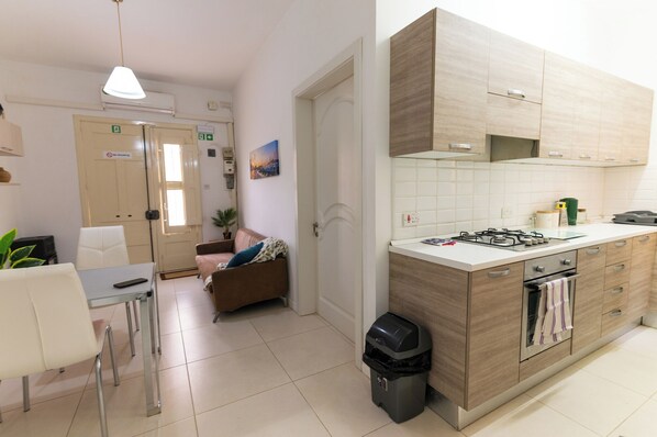 Apartament, 2 dormitoris, no fumadors, cuina | Menjador