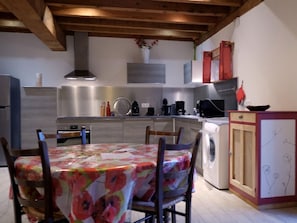Refrigerador, microondas, horno y lavavajillas 