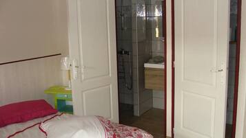 2 bedrooms, free WiFi