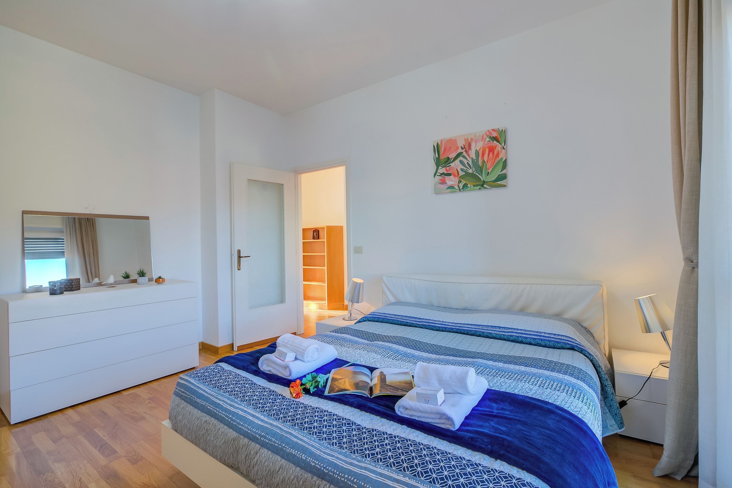 2 bedrooms, laptop workspace, WiFi, bed sheets
