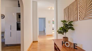Family Apartment, Multiple Bedrooms, Beachside (Dolce Orizzonte Few Steps From Lake) | Interior