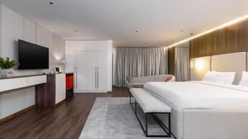 In-room safe, desk, laptop workspace, free WiFi