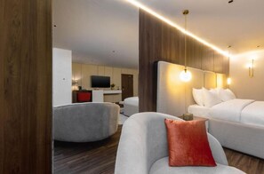 Caja de seguridad en la habitación y escritorio 