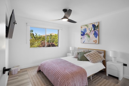 Apartment, Balcony, Garden View | Iron/ironing board, free WiFi