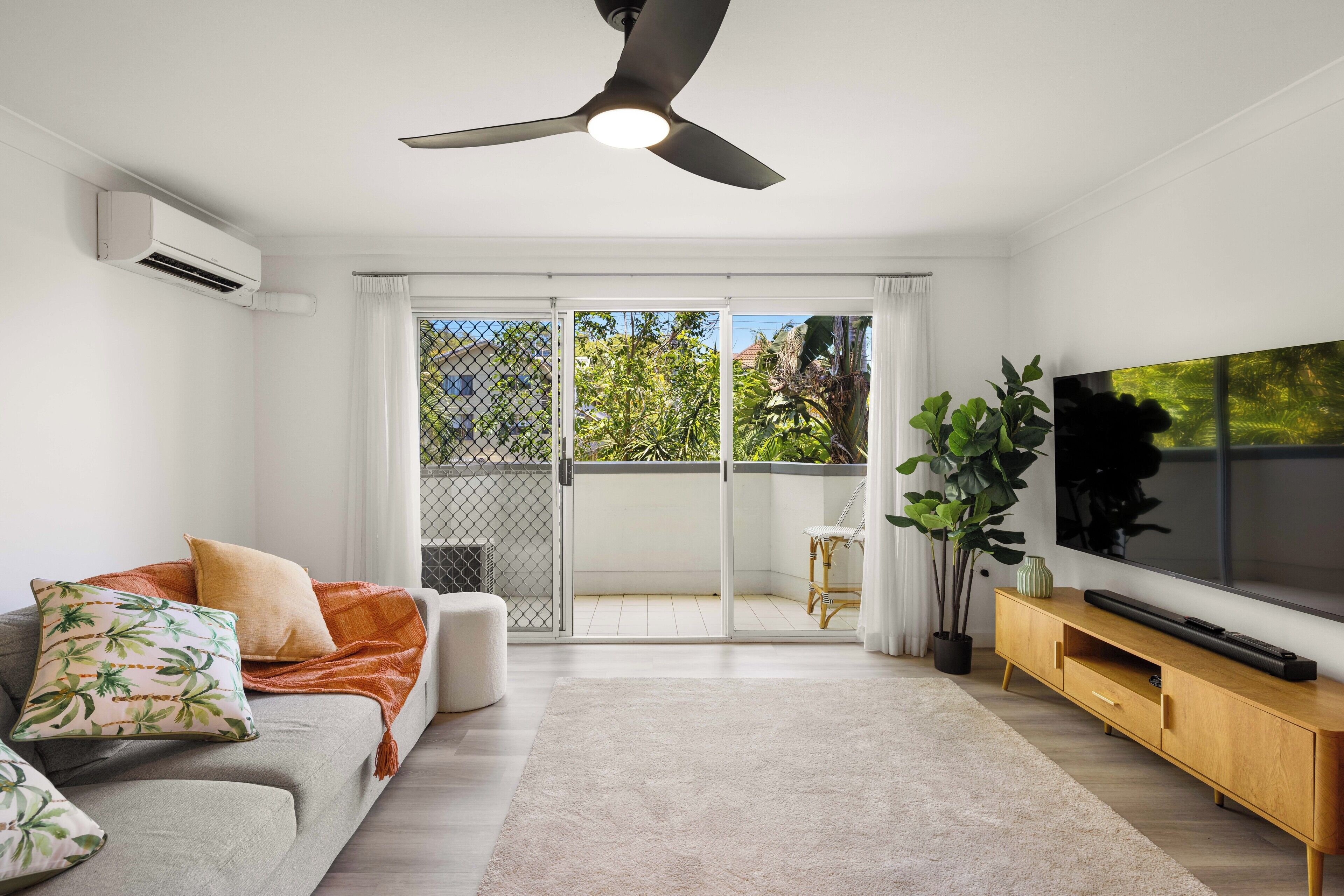 Căn hộ, ban công, quang cảnh vườn | Khu phòng khách