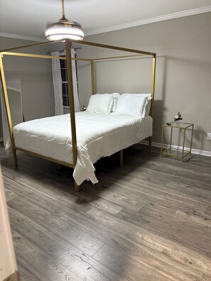 3 多间卧室、熨斗/熨衣板、免费 WiFi、床单