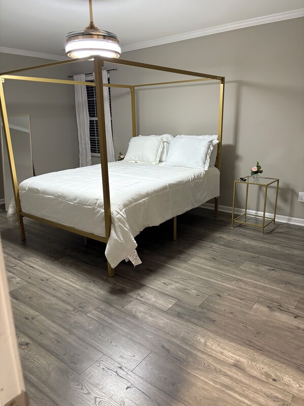 3 bedrooms, iron/ironing board, free WiFi, bed sheets - "Tee Time & Tranquility" (Hollywood)