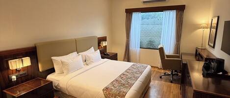 컴포트룸 | 객실 내 금고, 책상, 노트북 작업 공간, 다리미/다리미판