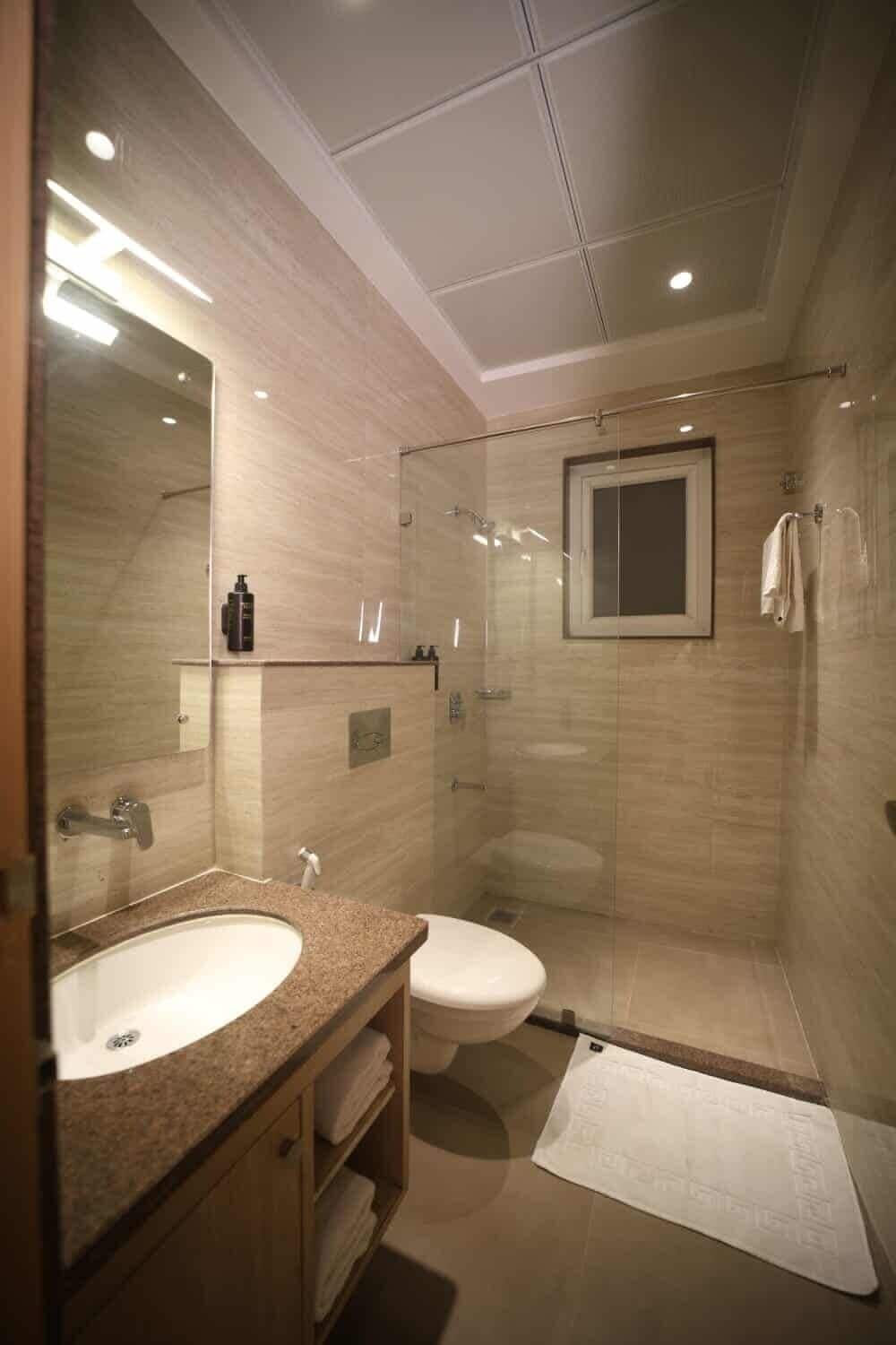 Phòng tiện nghi đơn giản | Phòng tắm | Đồ dùng nhà tắm miễn phí, máy sấy tóc, dép đi trong nhà 