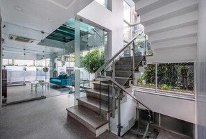 Vista frontal de la propiedad