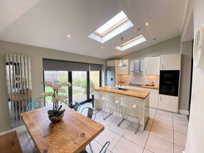 Private kitchen - The Wimbledon Garden Apartment (London)