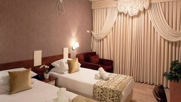 Classic Double or Twin Room | Desk, laptop workspace, free WiFi