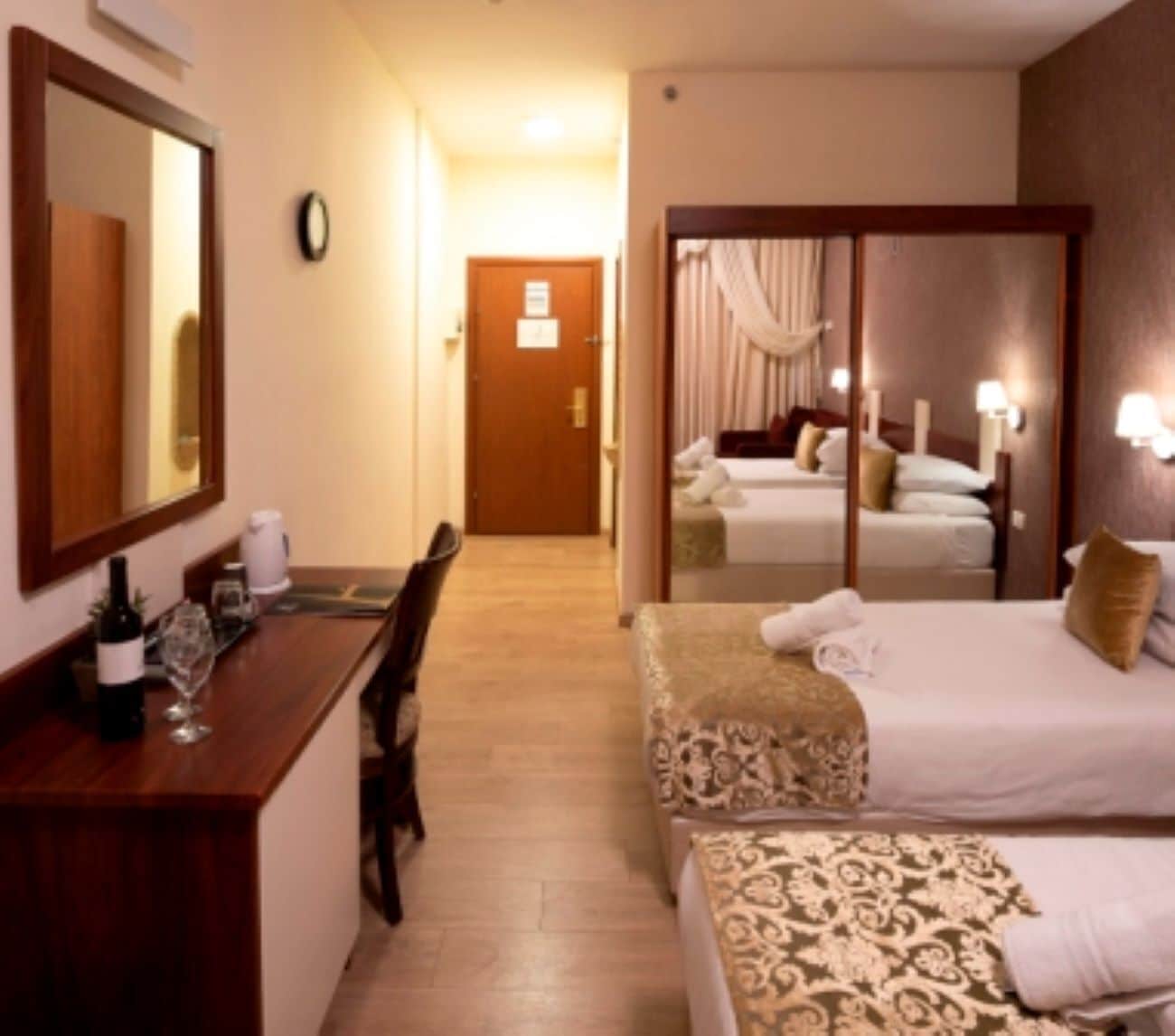 Laptop workspace, free WiFi