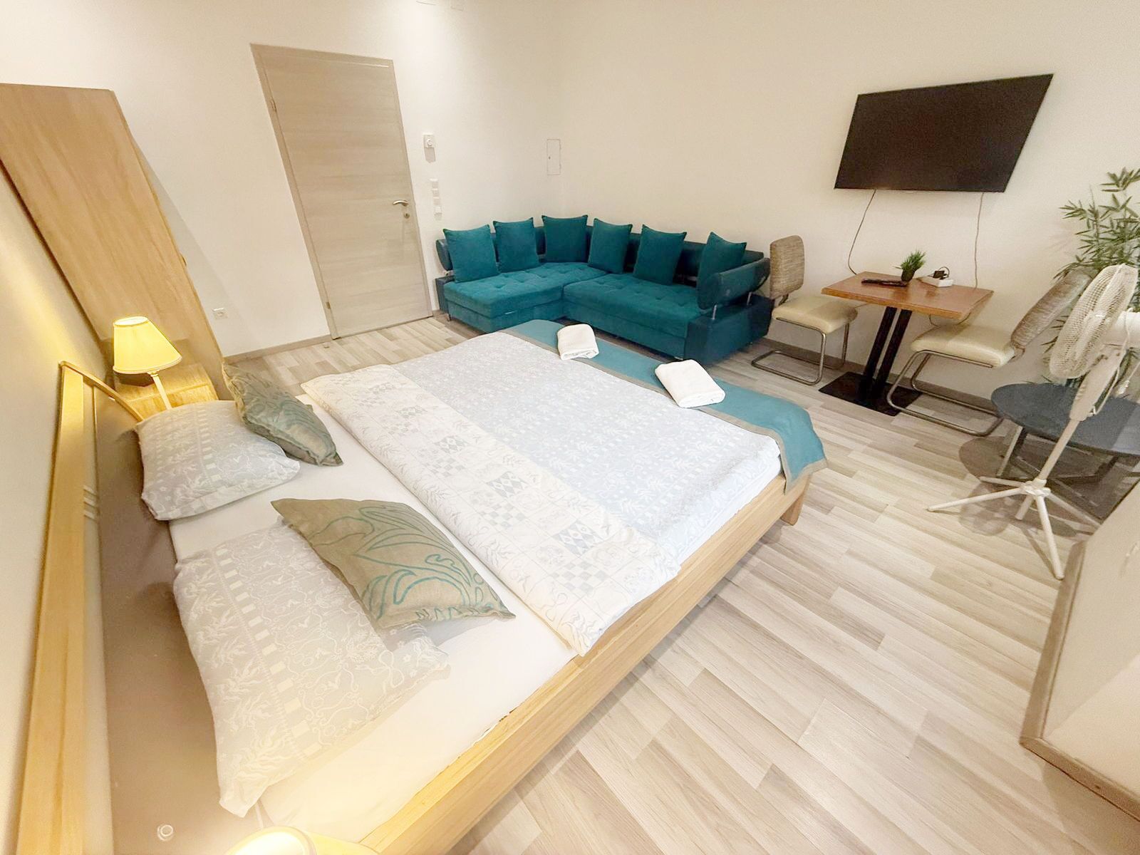 Apartamento básico | Ferros/tábuas de passar roupa, Wi-Fi de cortesia