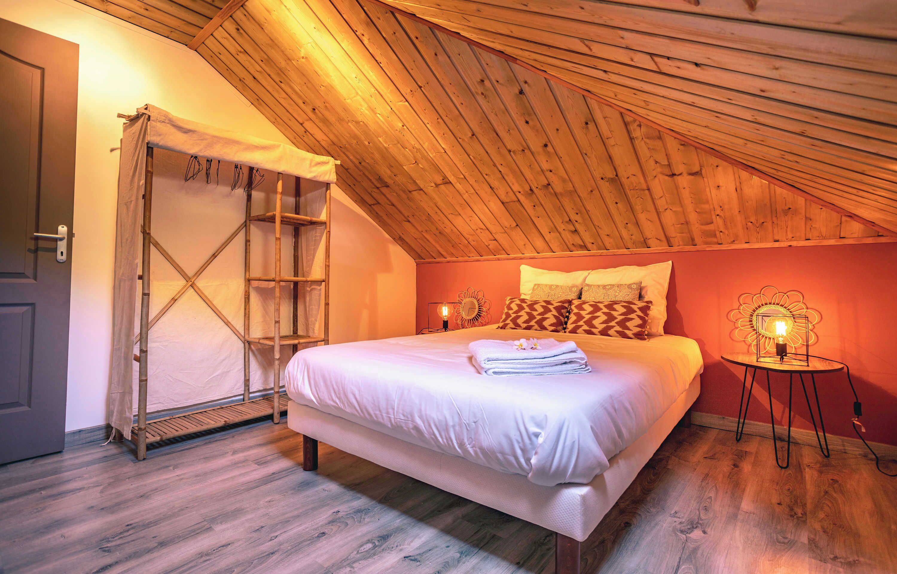 6 chambres, fer et planche à repasser, lit parapluie, Wi-Fi