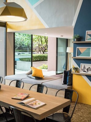 Apartment, 1 Bedroom, Smoking, Balcony | Dining - Valley Mountain View&city Proximity Golden Eight Apartment (Ratsada)