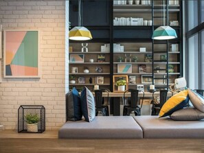 Apartment, 1 Bedroom, Smoking, Balcony | Interior - Valley Mountain View&city Proximity Golden Eight Apartment (Ratsada)