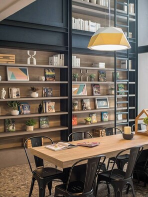 Apartment, 1 Bedroom, Smoking, Balcony | Dining - Valley Mountain View&city Proximity Golden Eight Apartment (Ratsada)