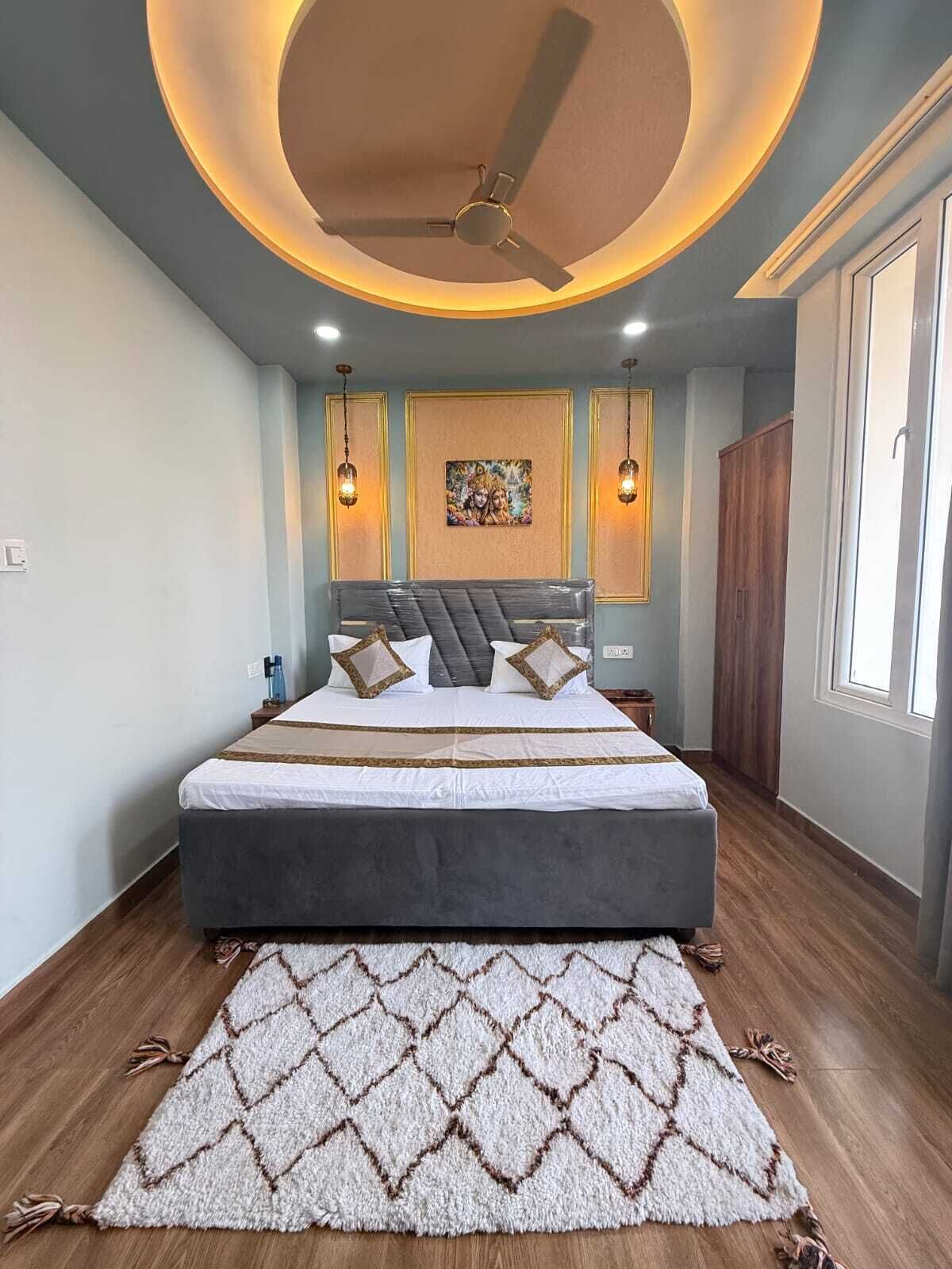 Espacio para trabajar con laptop y camas plegables/adicionales 