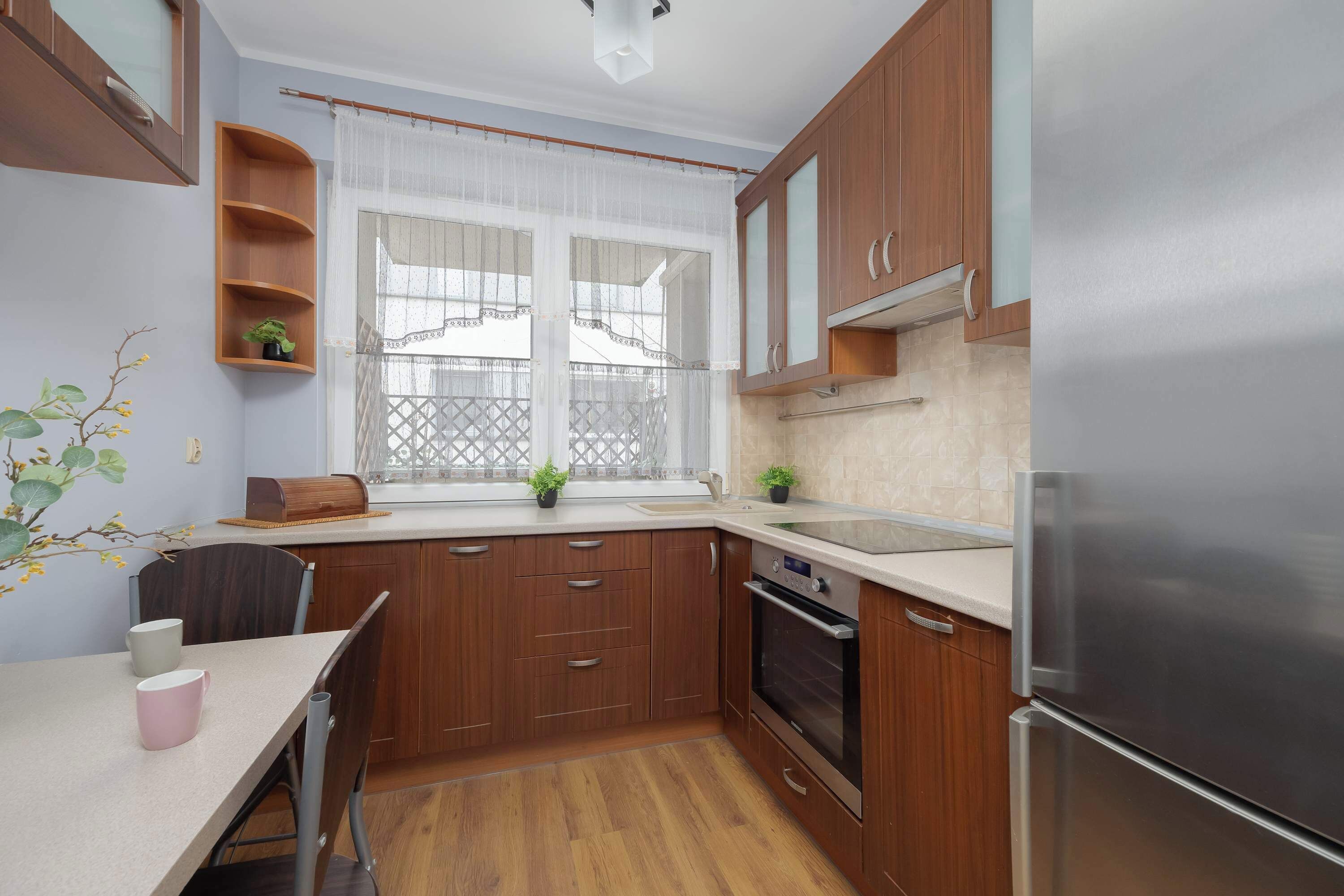 Geladeira, fogão, cooktop, lava-louças