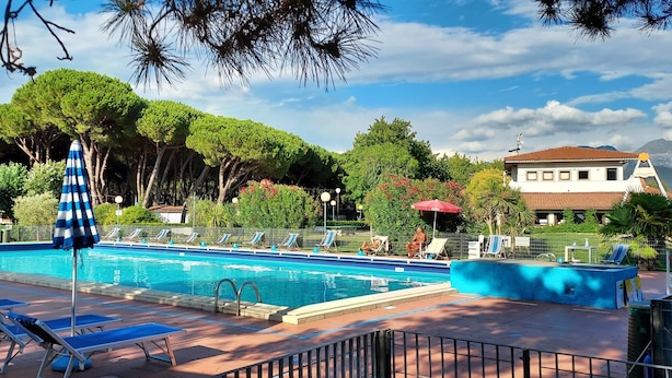 Unclassified image, 1 of 24, button - Mobile Home in Sarazena in Einem Ferienpark (Sarzana)