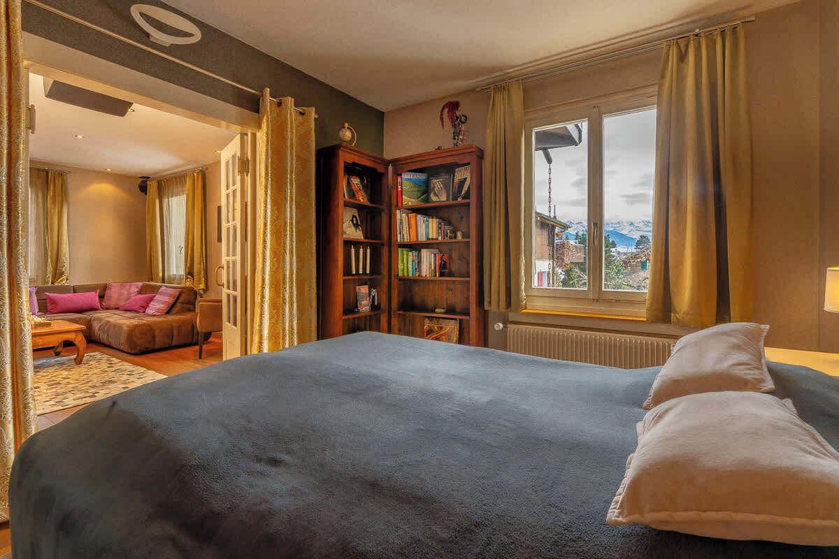 3 bedrooms, desk, travel crib, WiFi