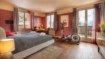 Lit parapluie, Wi-Fi, draps fournis