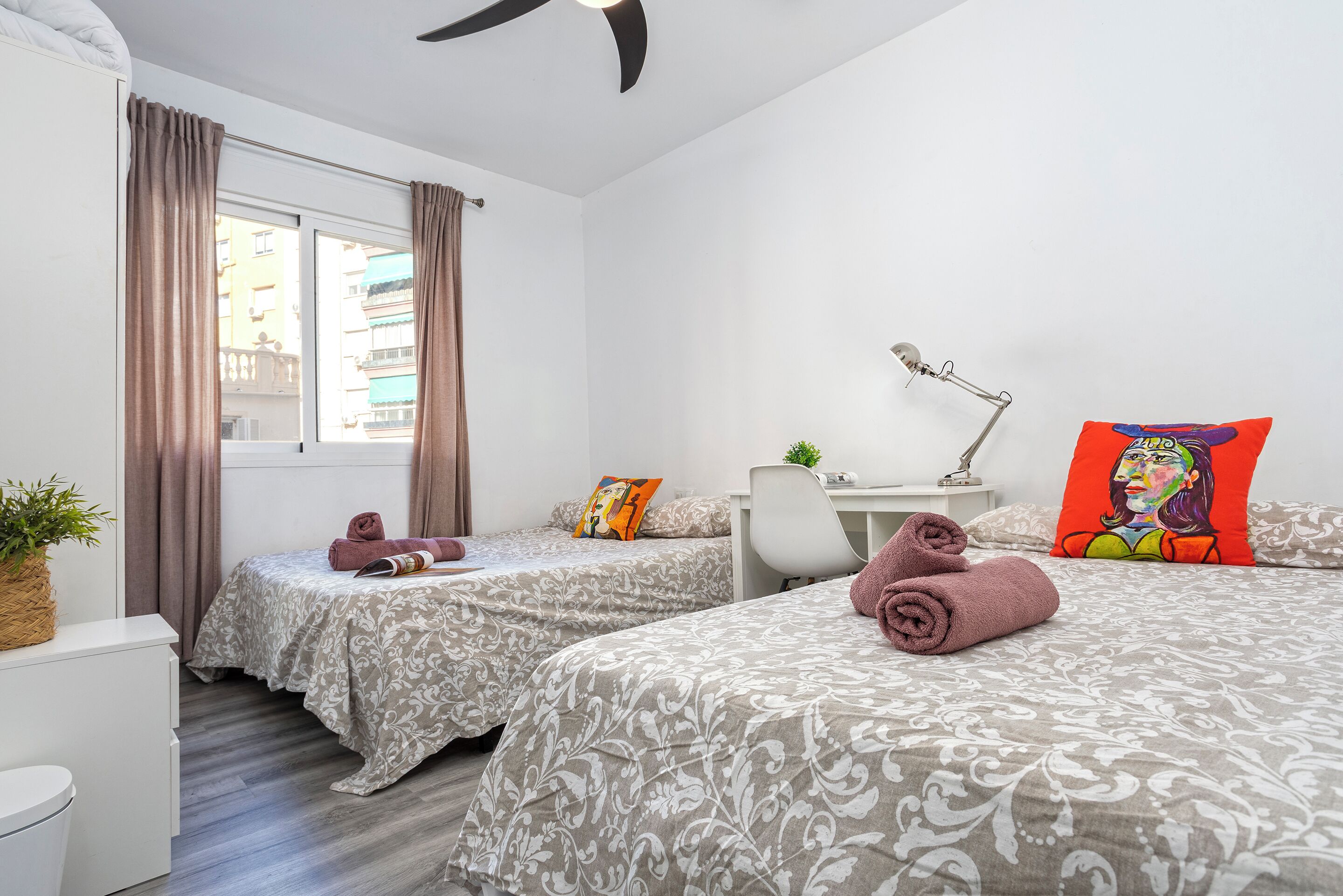 Apartamento | Sistema de insonorización, tabla de planchar con plancha, wifi gratis