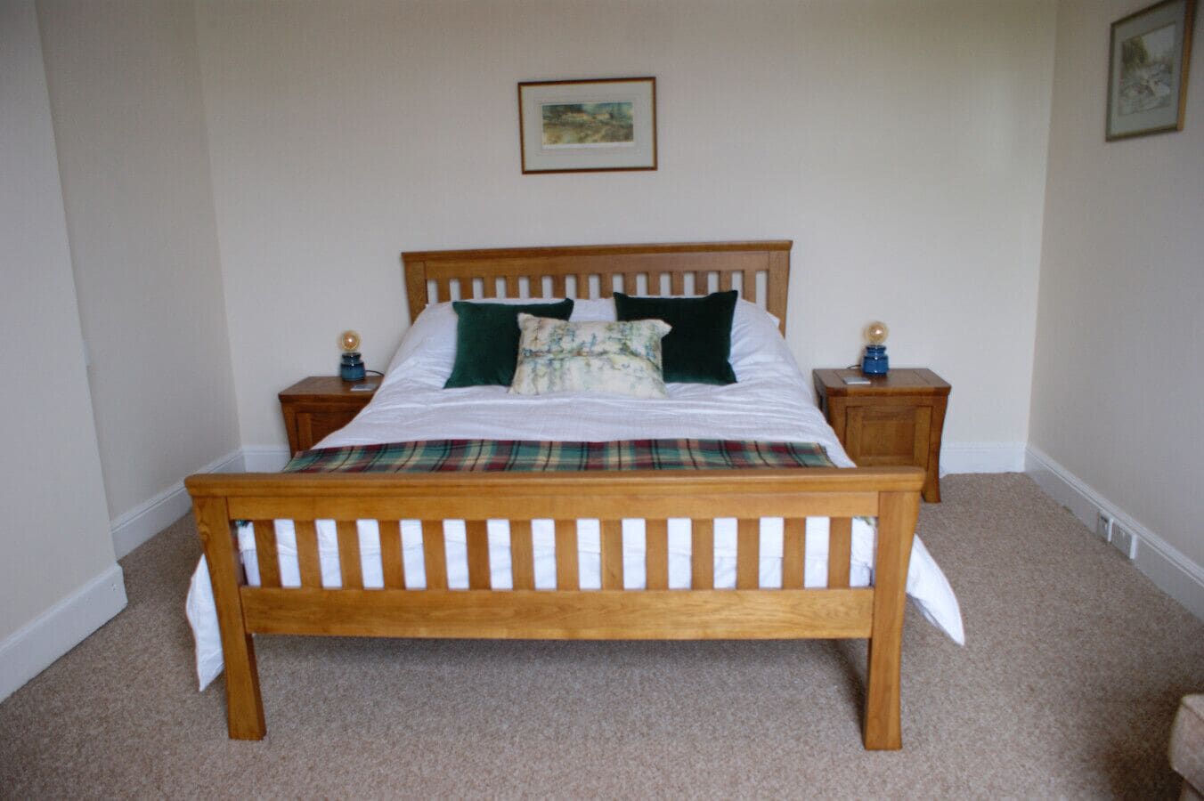 熨斗/熨衣板、旅行婴儿床、WiFi、床单