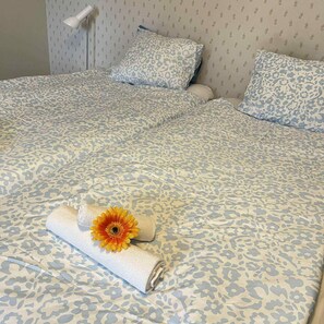 Basic Double Room, City View | Desk - Nymans pensionat (Aneby)