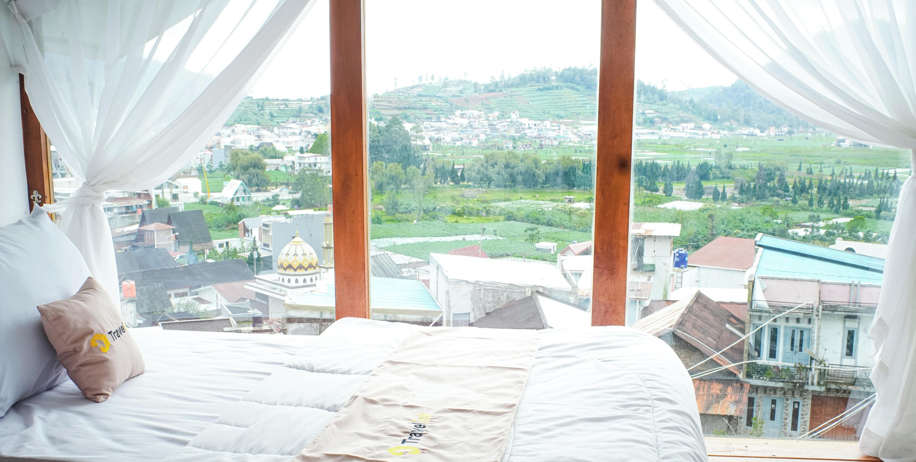 Family Villa, Garden View | Desk, free WiFi