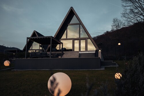 Twin Vista 1 - A-Frame Cabin  Hot Tub  4 People