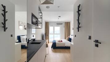 Comfort Studio Suite | Iron/ironing board, free WiFi, bed sheets