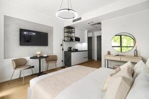 Deluxe Studio Suite, Courtyard View | Iron/ironing board, free WiFi, bed sheets - Apartamenty Liberty Plaza (Poznań)