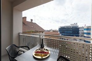 Comfort Double or Twin Room | In-room safe, desk, laptop workspace, blackout drapes - Pictas Residence (Split)