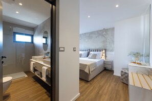 In-room safe, desk, laptop workspace, blackout drapes